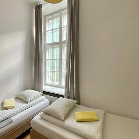 Grand Guesthouse Apartament Gdańsk Exteriör bild