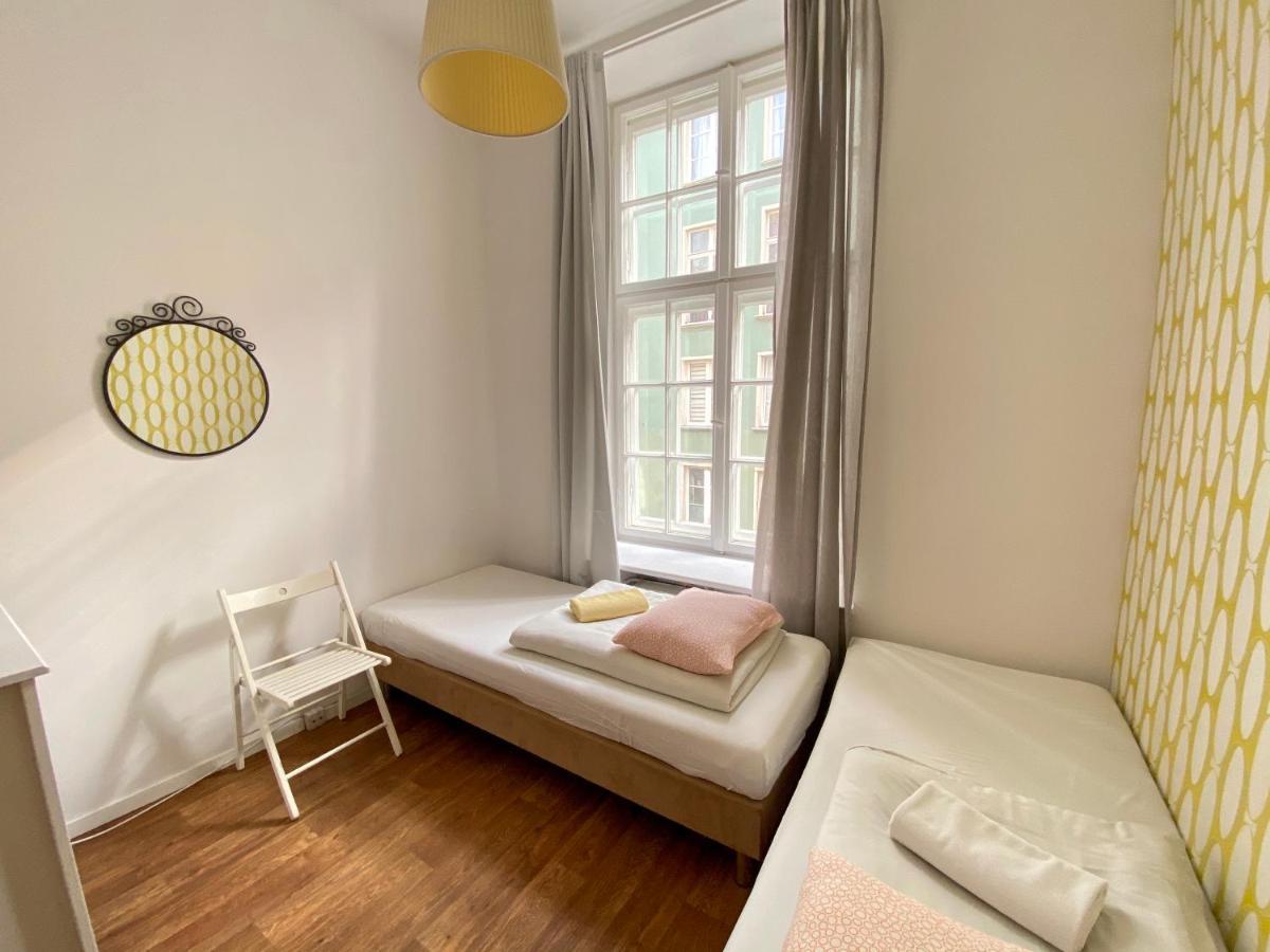 Grand Guesthouse Apartament Gdańsk Exteriör bild